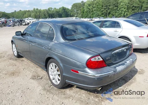 2001 Jaguar S-Type 4.0L V8 z USA, uszkodzony, nr VIN SAJDA01P01GM13539